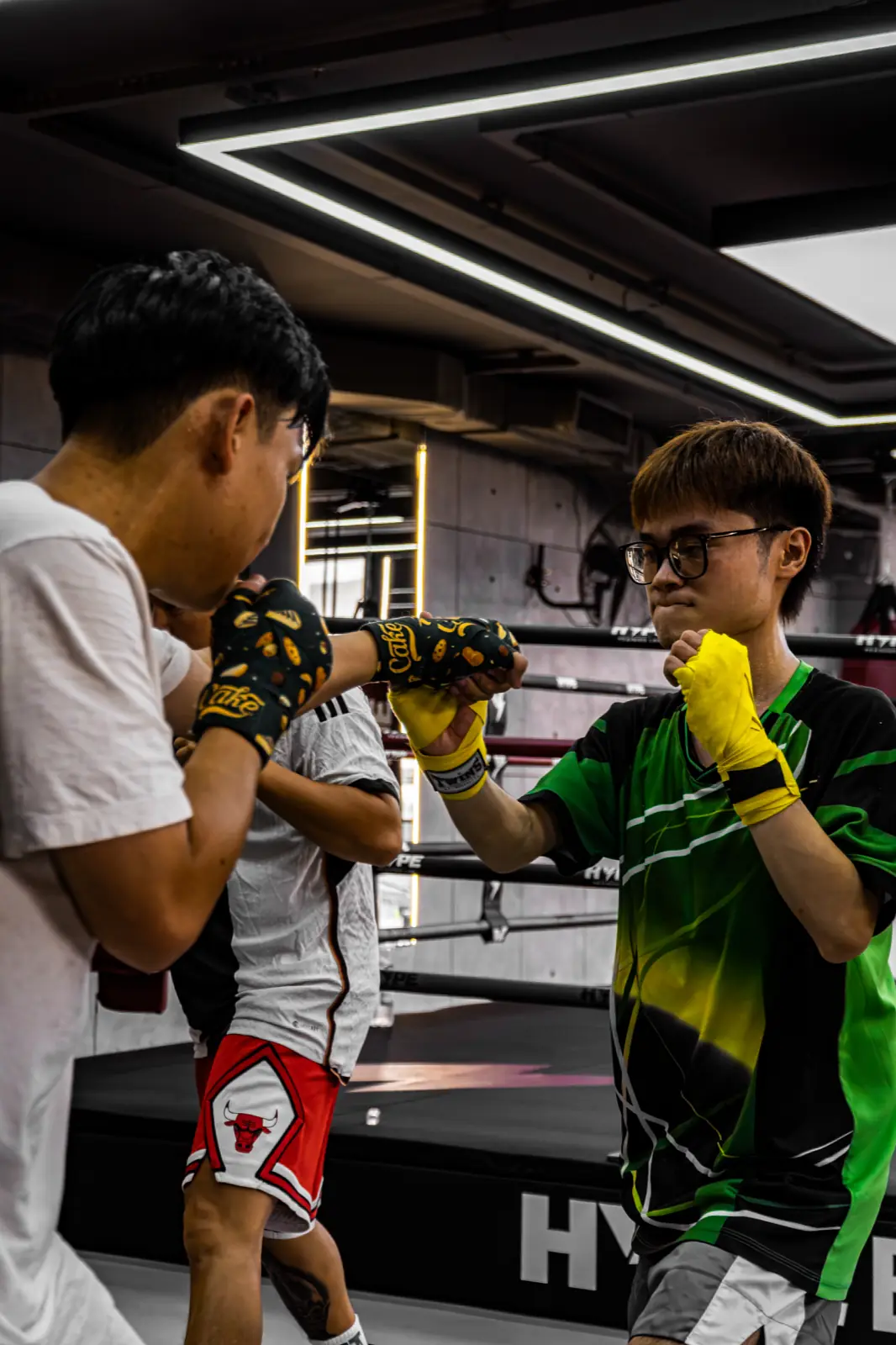 Lớp Boxing người lớn tại HYPE — HLV hướng dẫn tập đích