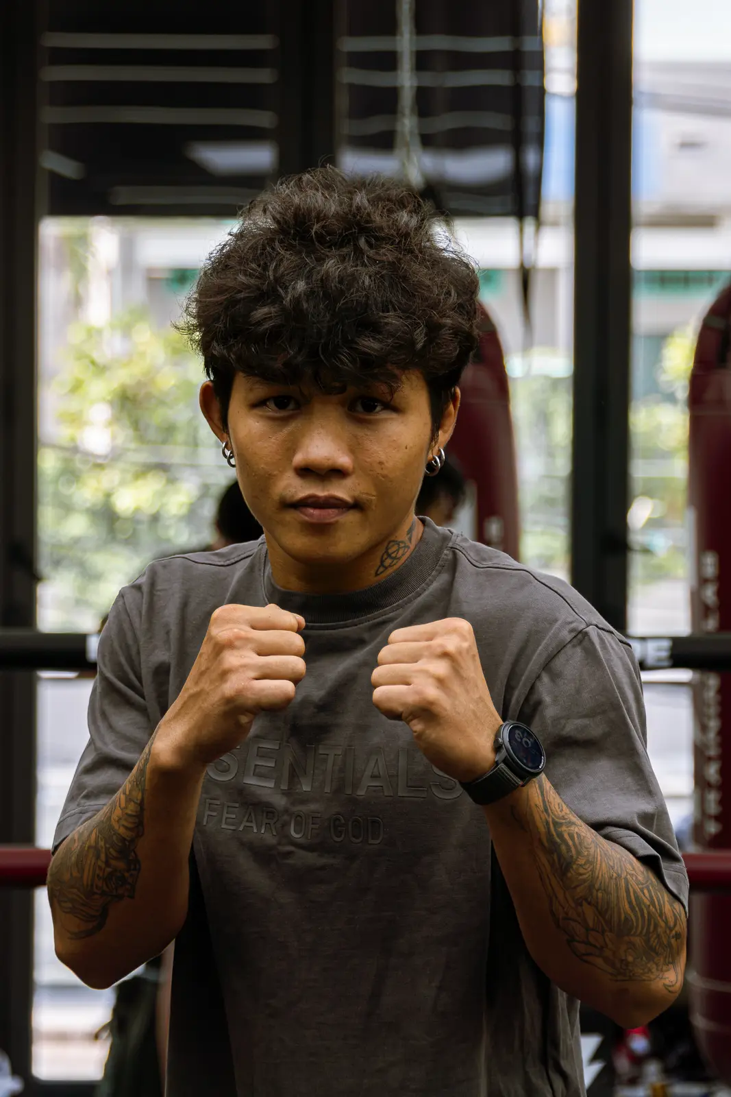 Coach Thông thủ thế cận cảnh trước bao cát tại HYPE